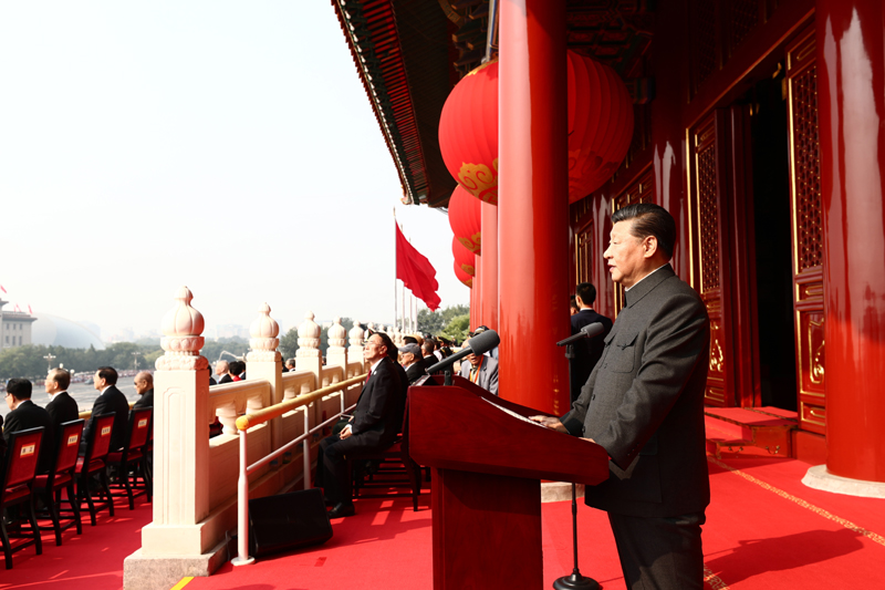 10月1日上午，慶祝中華人民共和國(guó)成立70周年大會(huì)在北京天安門(mén)廣場(chǎng)隆重舉行。中共中央總書(shū)記、國(guó)家主席、中央軍委主席習(xí)近平發(fā)表重要講話。